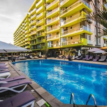 Alezzi Beach Resort Gorgeous Family Aparment Cu Piscina นาโวดาริ ภายนอก รูปภาพ