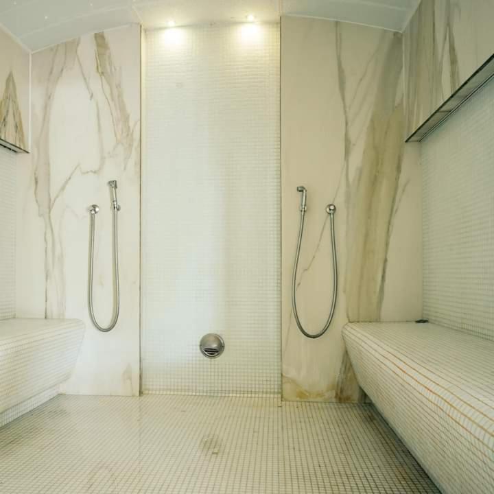 Alezzi Beach Resort Gorgeous Family Aparment Cu Piscina นาโวดาริ ภายนอก รูปภาพ