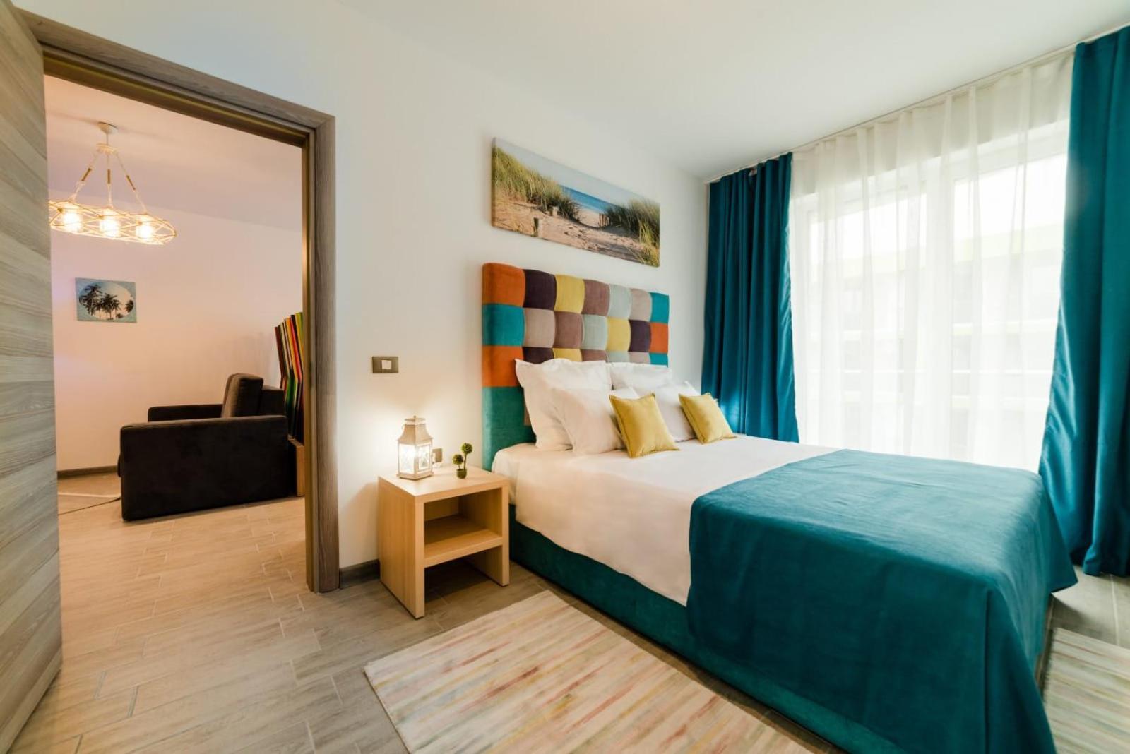 Alezzi Beach Resort Gorgeous Family Aparment Cu Piscina นาโวดาริ ภายนอก รูปภาพ