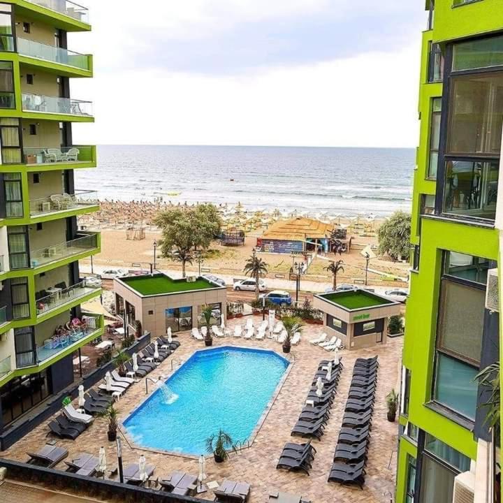 Alezzi Beach Resort Gorgeous Family Aparment Cu Piscina นาโวดาริ ภายนอก รูปภาพ